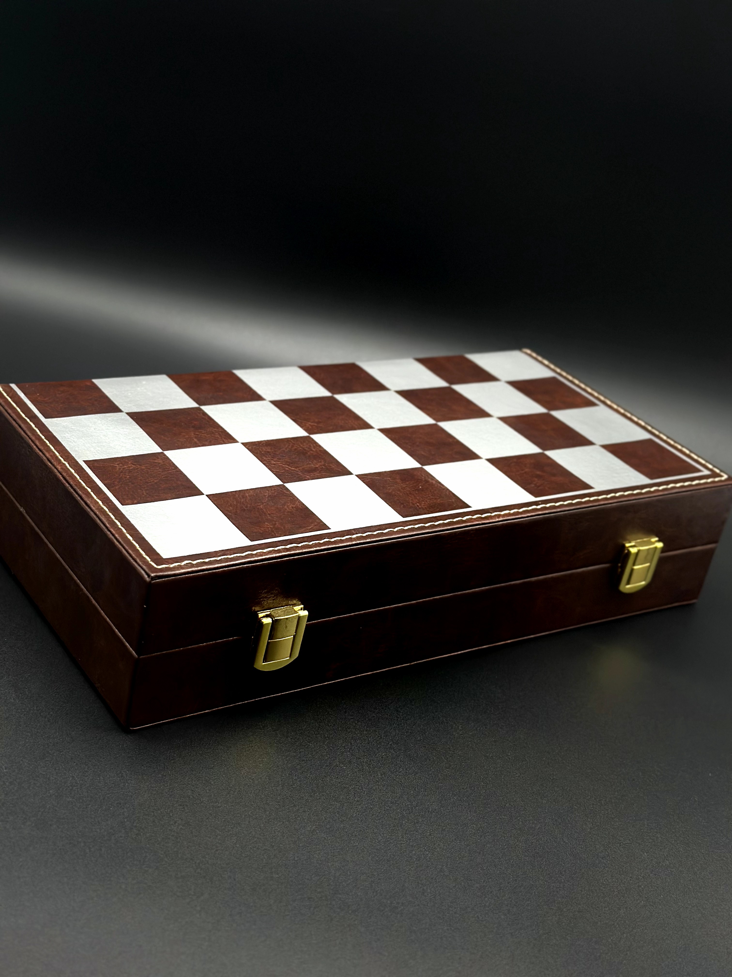 Шахматы с металлическими фигурами CHESS