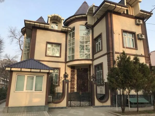 Продаётся евро офис в центре Ташкента. 4 уровня, 876 кв.м.