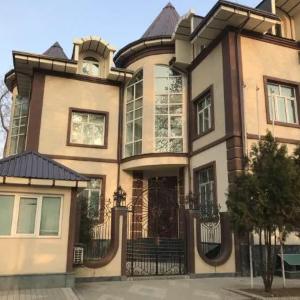 Продаётся евро офис в центре Ташкента. 4 уровня, 876 кв.м.