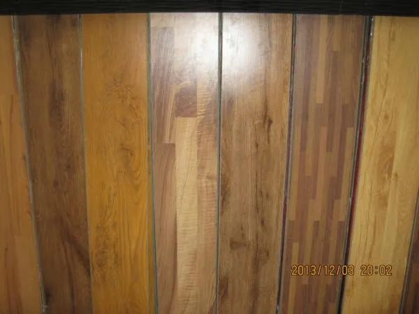 Yarim porloq laminat, XXR. Hajmi 800x130x12mm.